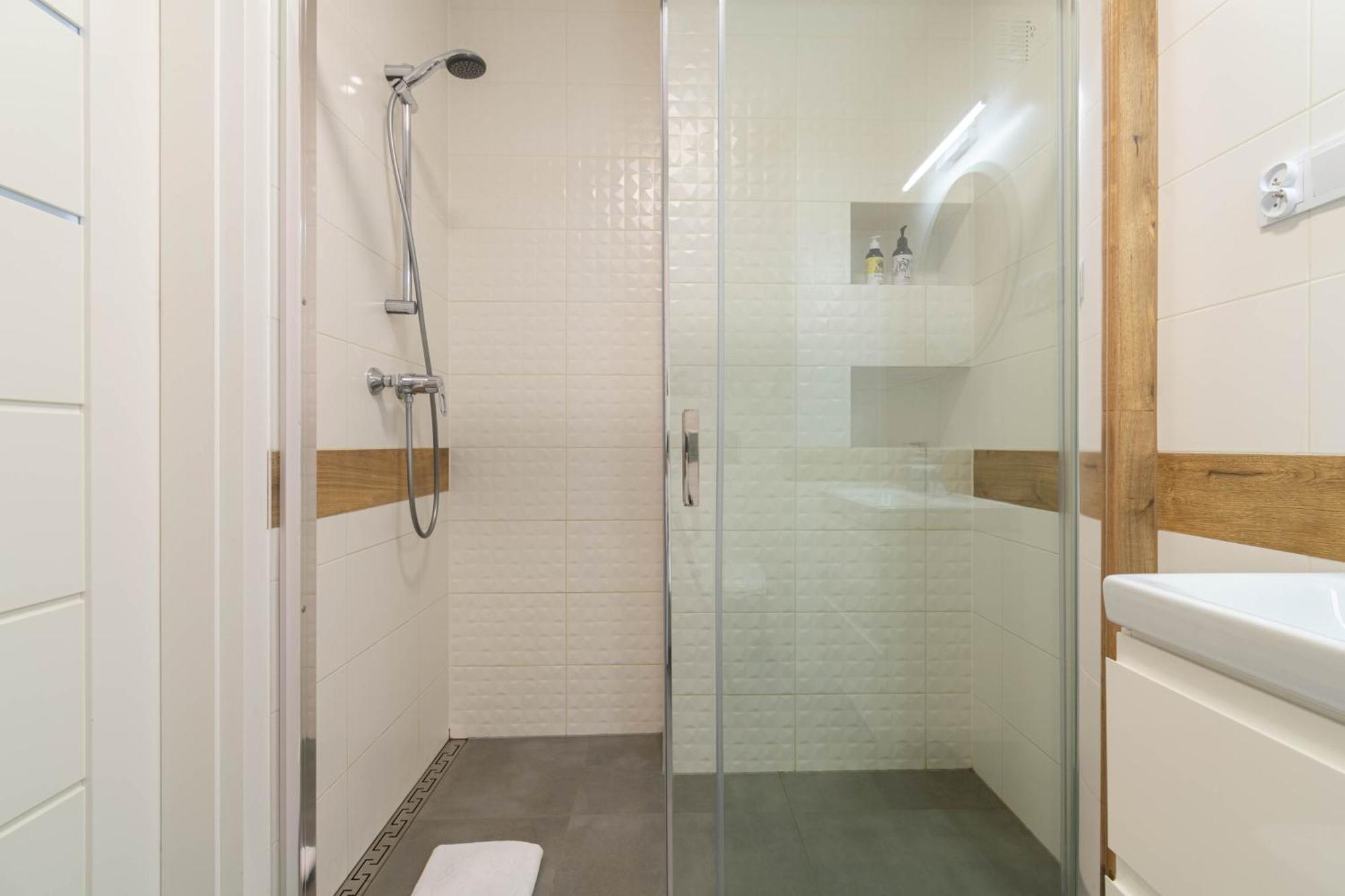 Apartament Oasis Trzy Stawy - Free Parking - Self Check-In Katowice Zewnętrze zdjęcie